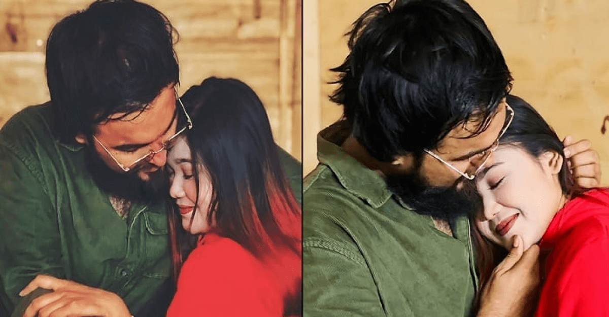 নোবেলের সঙ্গে কে এই মেয়ে?