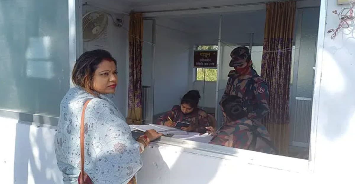 ফিরে গেলেন ভারতীয় তরুণী, দেখা পেল না স্বামীর