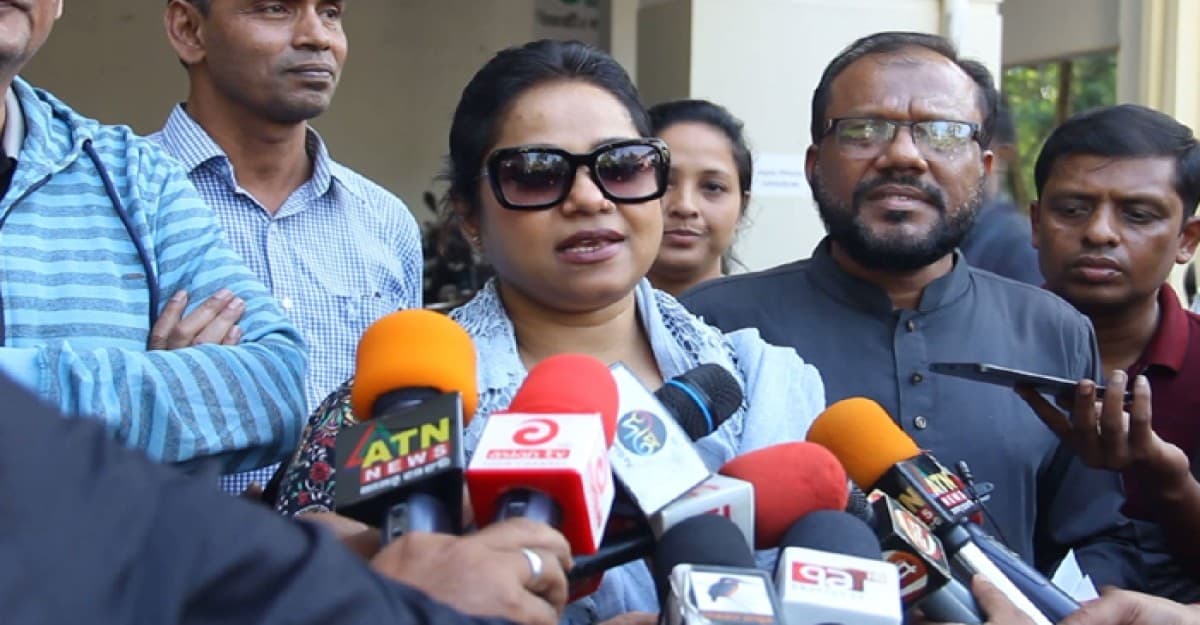 পাবনা-২ আসনে সংগীতশিল্পী ডলি সায়ন্তনীর মনোনয়নপত্র বাতিল