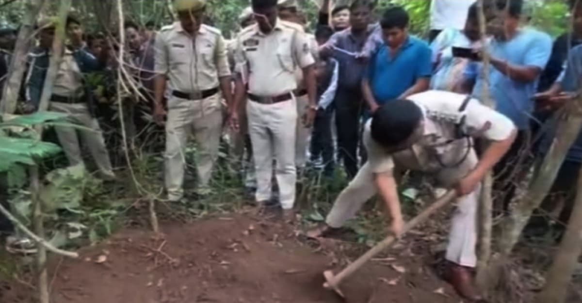 হত্যার পর স্ত্রীকে মাটি চাপা, স্বামী পলাতক