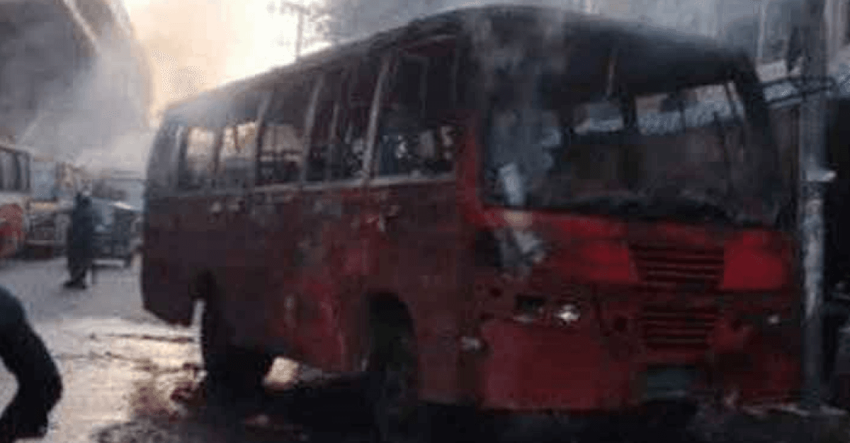 মতিঝিলে বাসে আগুন