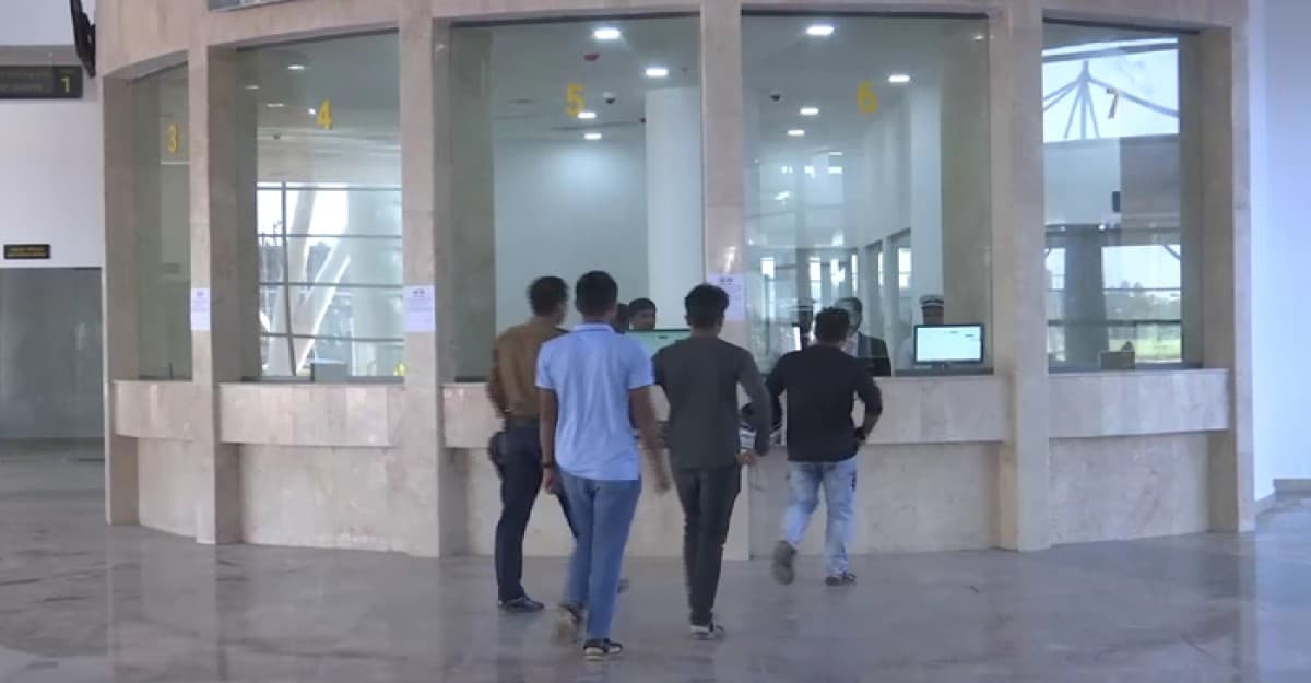 কক্সবাজারের স্বপ্নের ট্রেনের টিকেটে সিন্ডিকেটবাজী