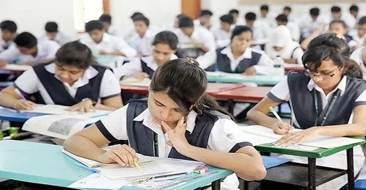 স্কুলে অর্ধবার্ষিক ও বার্ষিক পরীক্ষা আর থাকছে না
