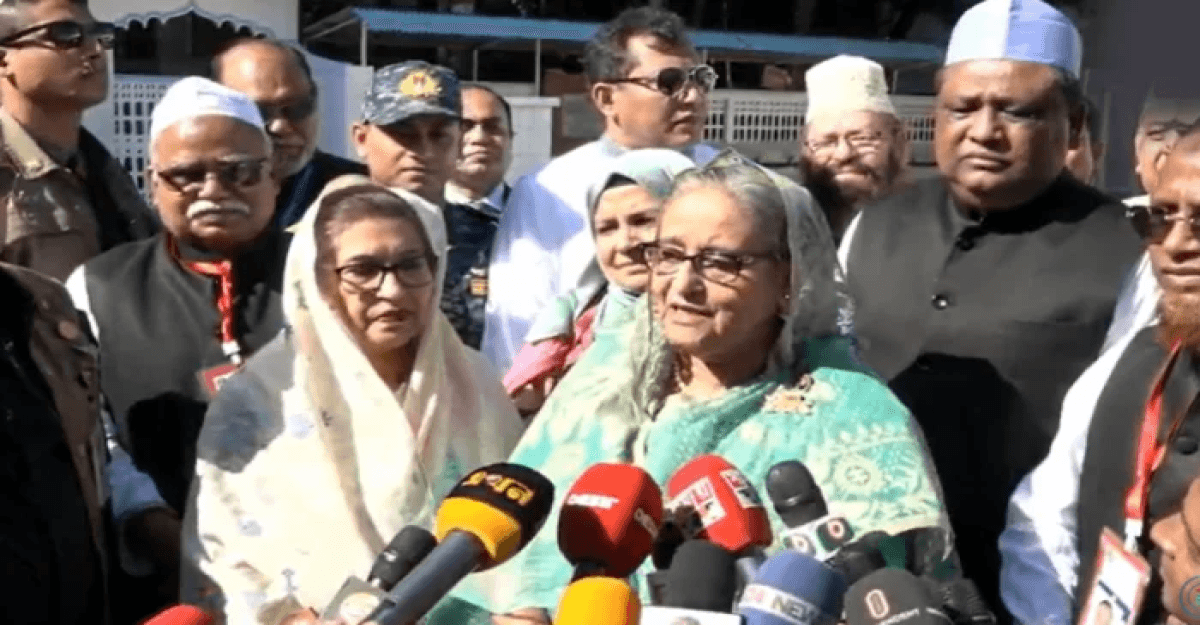 সিলেটে মাজার জিয়ারত করলেন শেখ হাসিনা