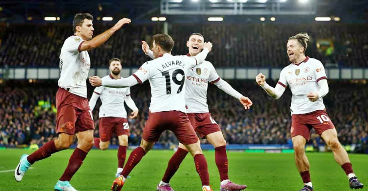 এভারটনকে হারিয়ে চ্যাম্পিয়নের দৌড়ে ম্যানসিটি