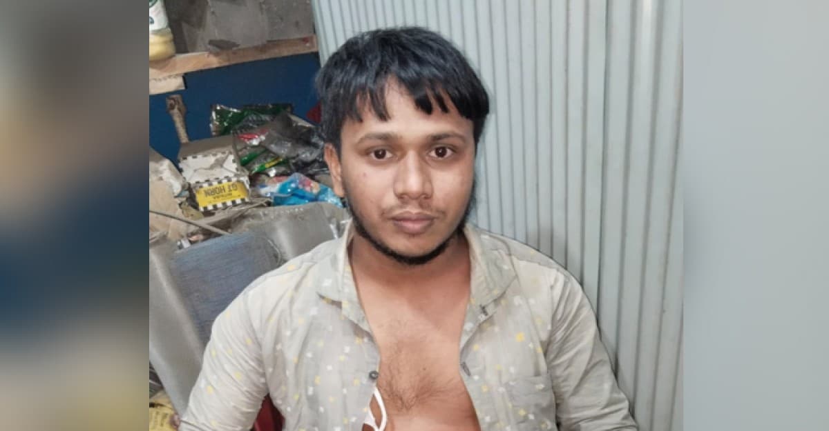 ভোলায় নৌকার মিছিল থেকে সাংবাদিকের উপর হামলা