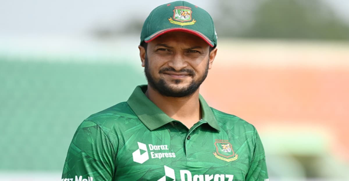 হার্শা ভোগলের বর্ষসেরা ওয়ানডে দলে নেই সাকিব