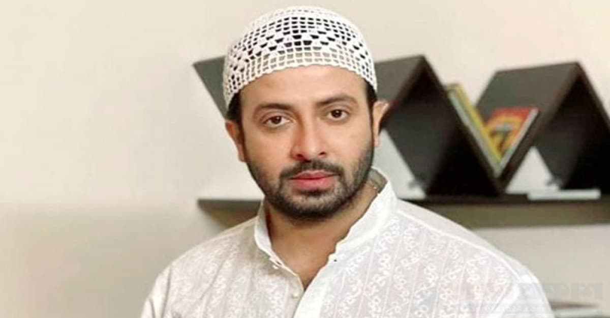 ওমরাহ পালনে সৌদি আরব গেলেন শাকিব
