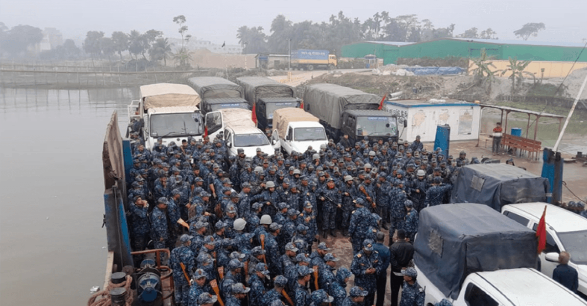 বেসামরিক প্রশাসনকে সহায়তার লক্ষ্যে নৌবাহিনী মোতায়েন
