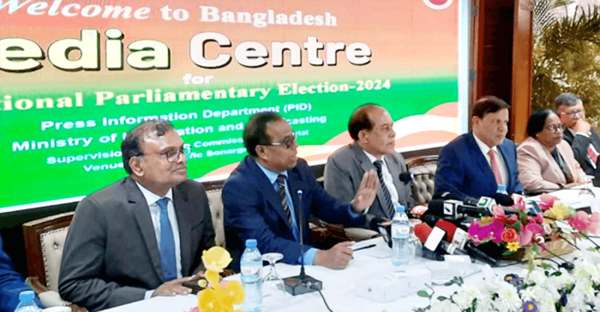 বিদেশি কূটনীতিকদের ভোট দিয়ে যা জানাল সিইসি
