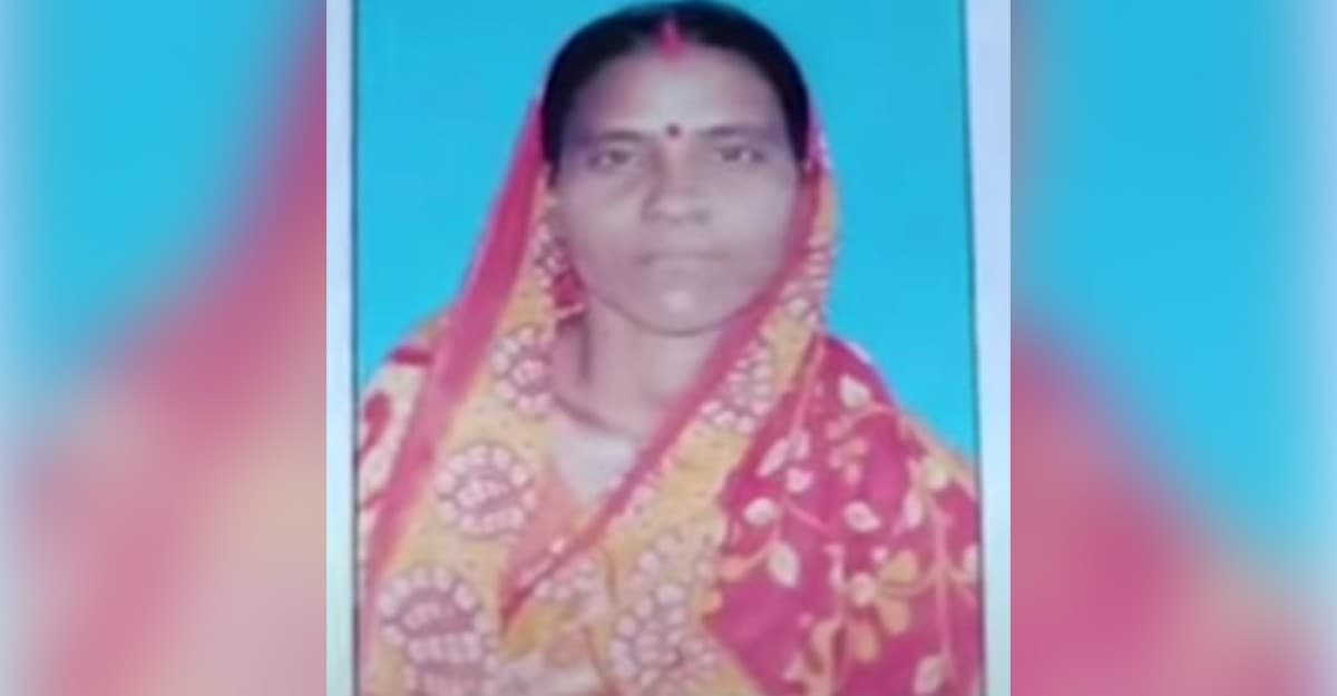 বেকারত্বের হতাশায় স্ত্রীকে কুপিয়ে হত্যা