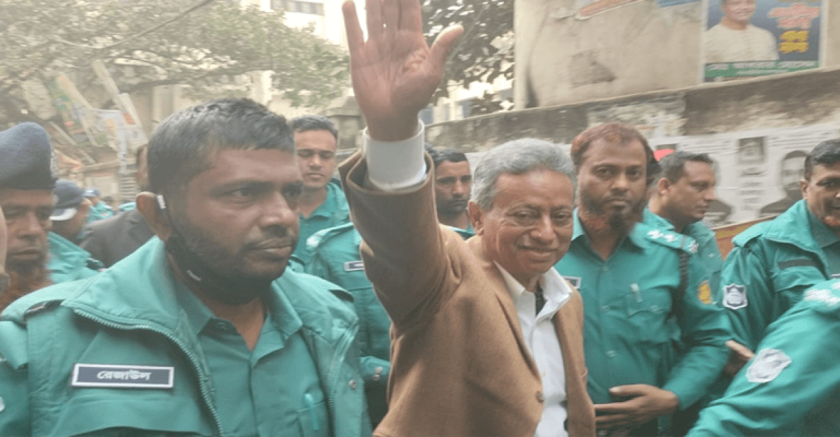 আদালতে বিএনপি নেতা আমীর খসরু