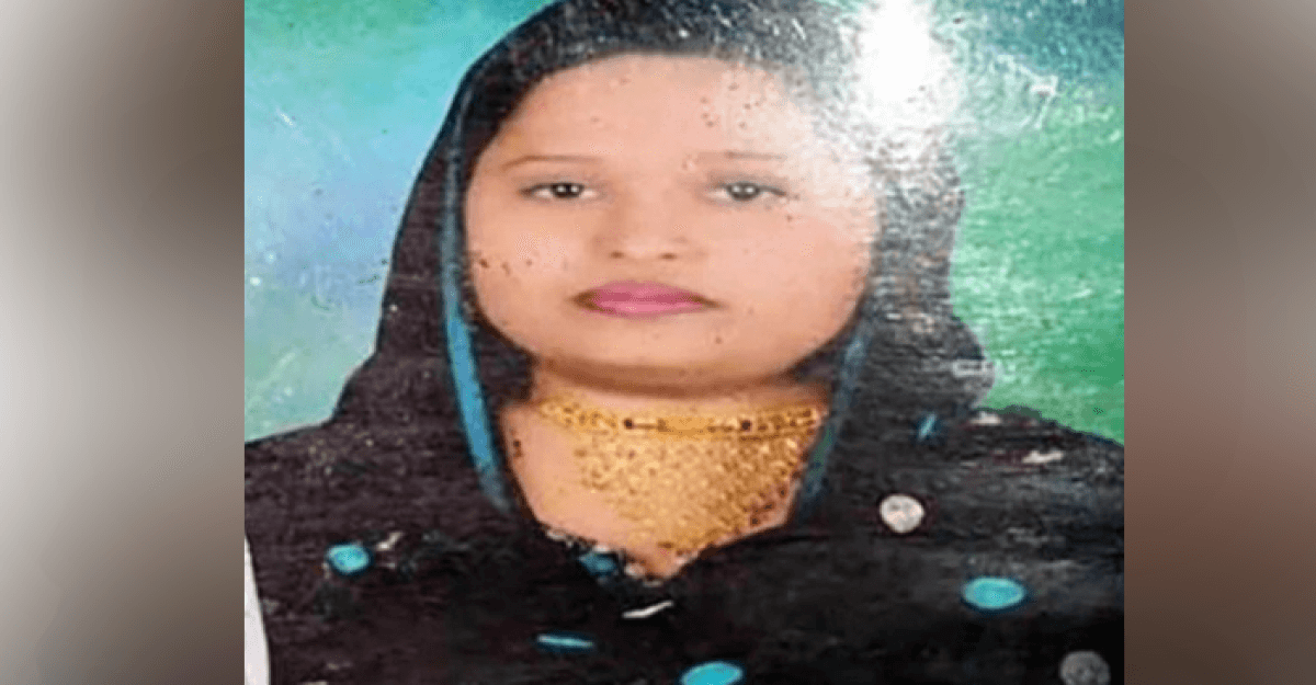 চাঁদপুরে গলা কেটে বিউটিশিয়ানকে হত্যা