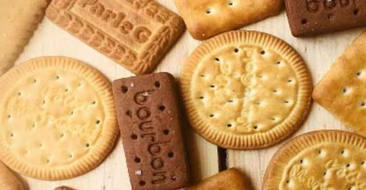 বিস্কুটের গায়ে ছিদ্র থাকে কেন