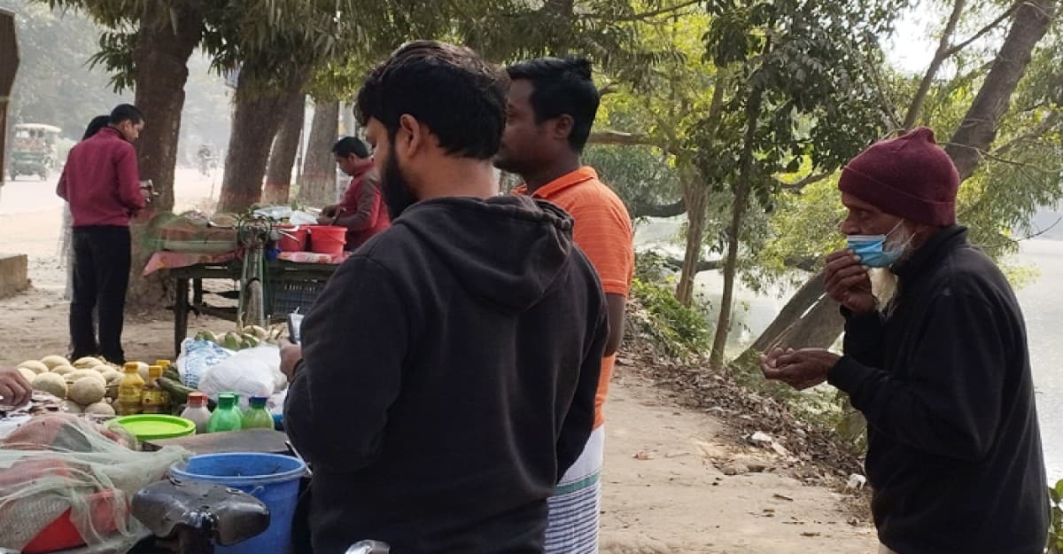 ভিক্ষুকের উৎপাতে অতিষ্ঠ জাবি শিক্ষার্থীরা