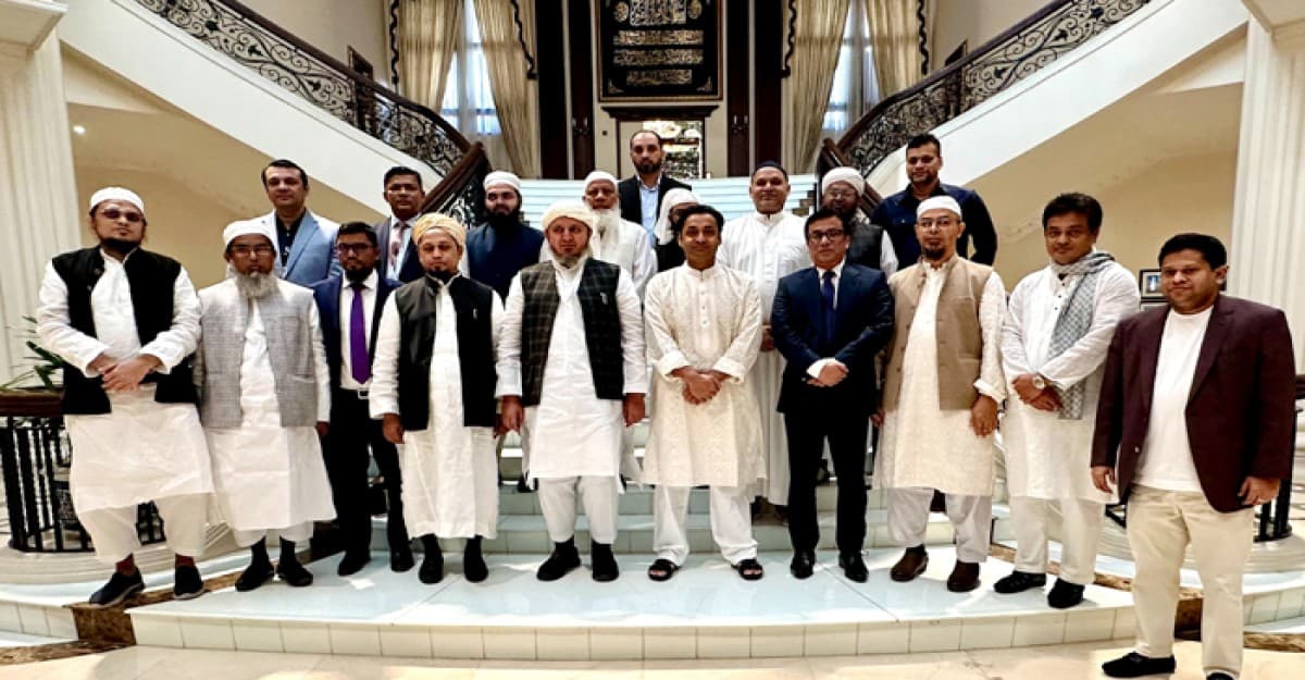 বসুন্ধরা গ্রুপের এমডির সঙ্গে প্রখ্যাত আলেমদের সৌজন্য সাক্ষাৎ