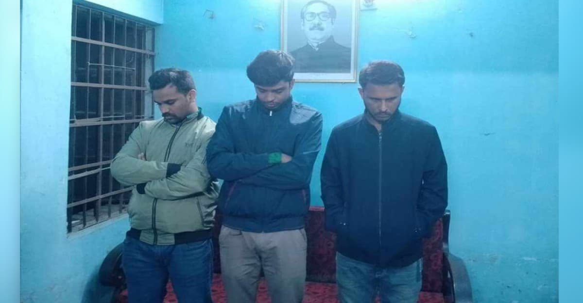 জাবি ছাত্রলীগ নেতাকর্মীর সহায়তায় পালিয়ে গেলেন ধর্ষক মোস্তাফিজ