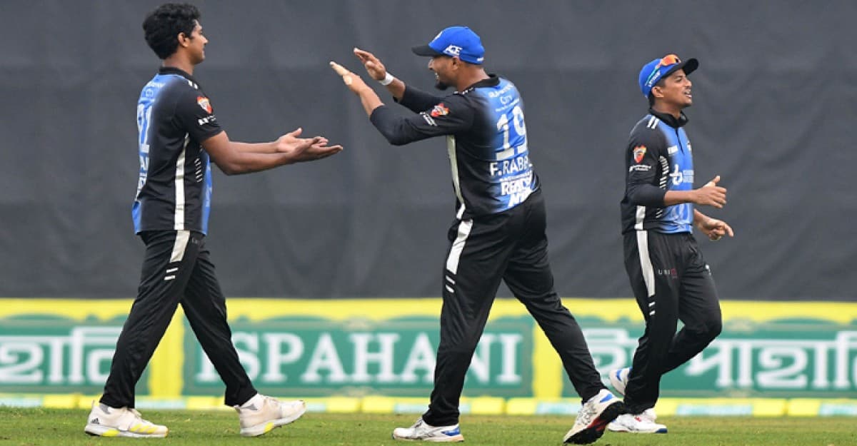 চট্টগ্রামকে হারিয়ে রংপুর তুলে নিল ষষ্ঠ জয়