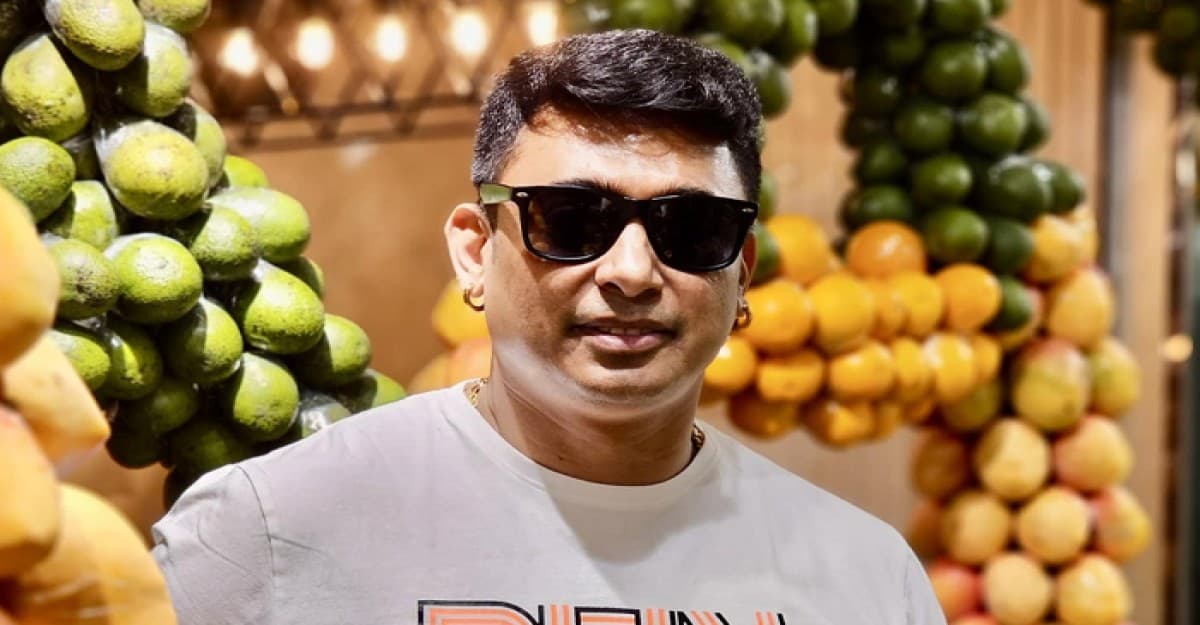 আমার পেছনে দুইটা প্রকাশনী ঘুরেছে, বই প্রকাশ করতে চায়: জায়েদ খান