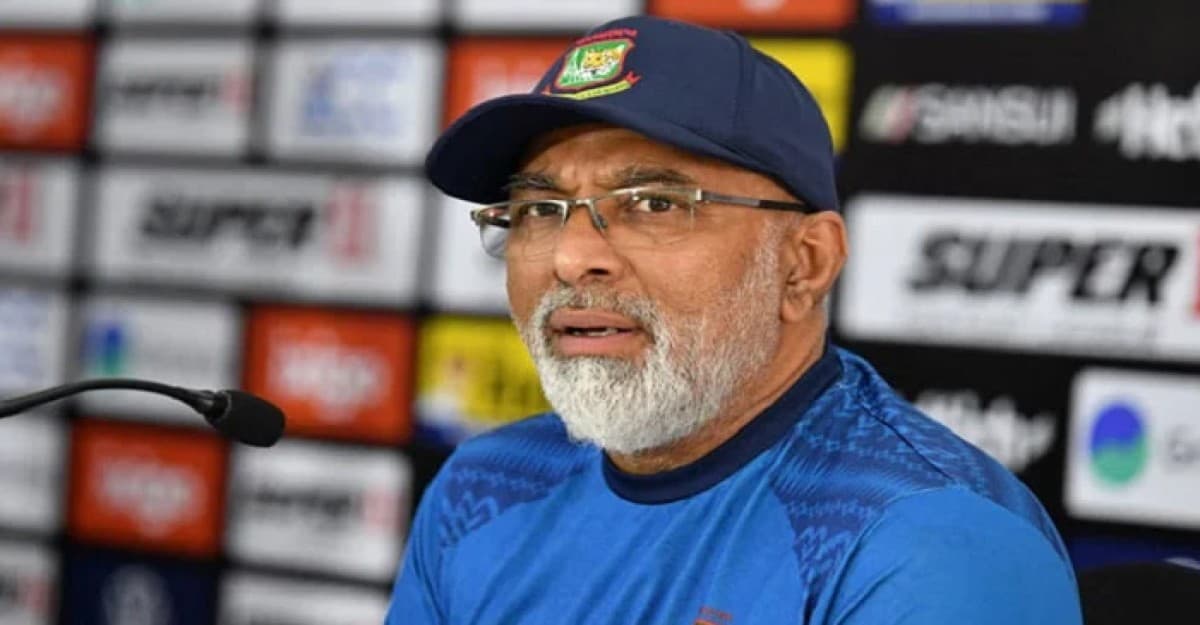 বিপিএল নিয়ে বোমা ফাটালেন প্রধান কোচ হাথুরুসিংহে