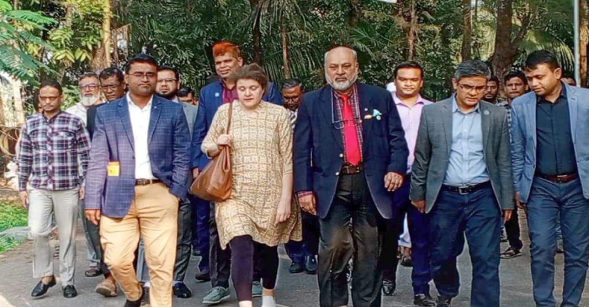 নোবিপ্রবির গবেষণা কার্যক্রম পরিদর্শনে আমেরিকান দূতাবাসের প্রতিনিধি