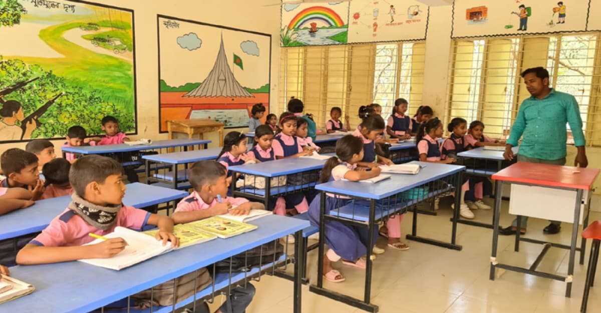 বিদ্যালয় খোলায় প্রফুল্ল সীমান্তের শিক্ষার্থীরা