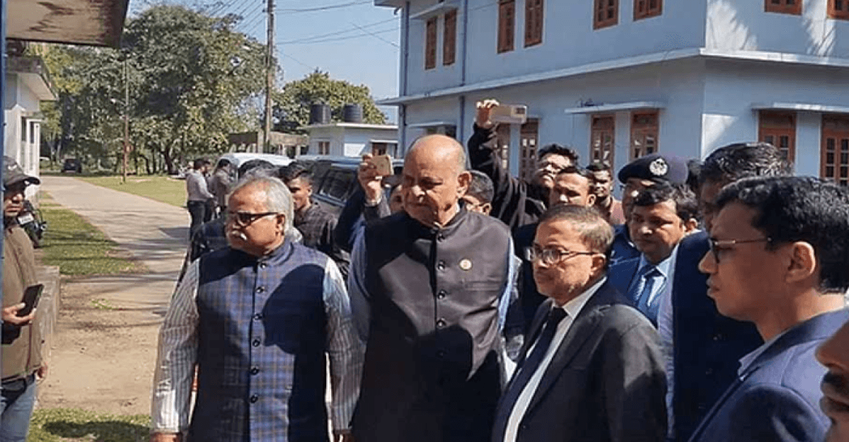 কর্মস্থলে অনুপস্থিত, চিকিৎসককে বরখাস্ত করলেন স্বাস্থ্যমন্ত্রী