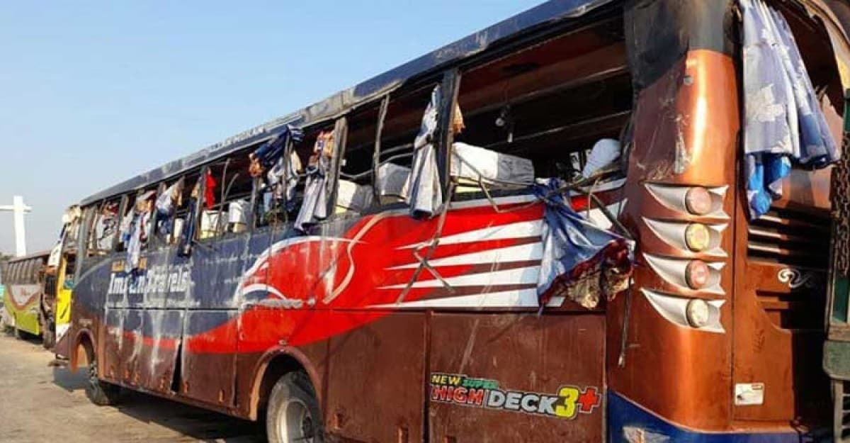 ফরিদপুরে যাত্রীবাহী বাস উল্টে নিহত ৩, আহত ২৫