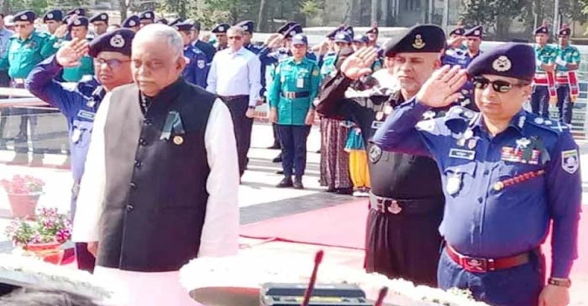 জীবন উৎসর্গকারী পুলিশ সদস্যদের প্রতি স্বরাষ্ট্রমন্ত্রী ও আইজিপির শ্রদ্ধা