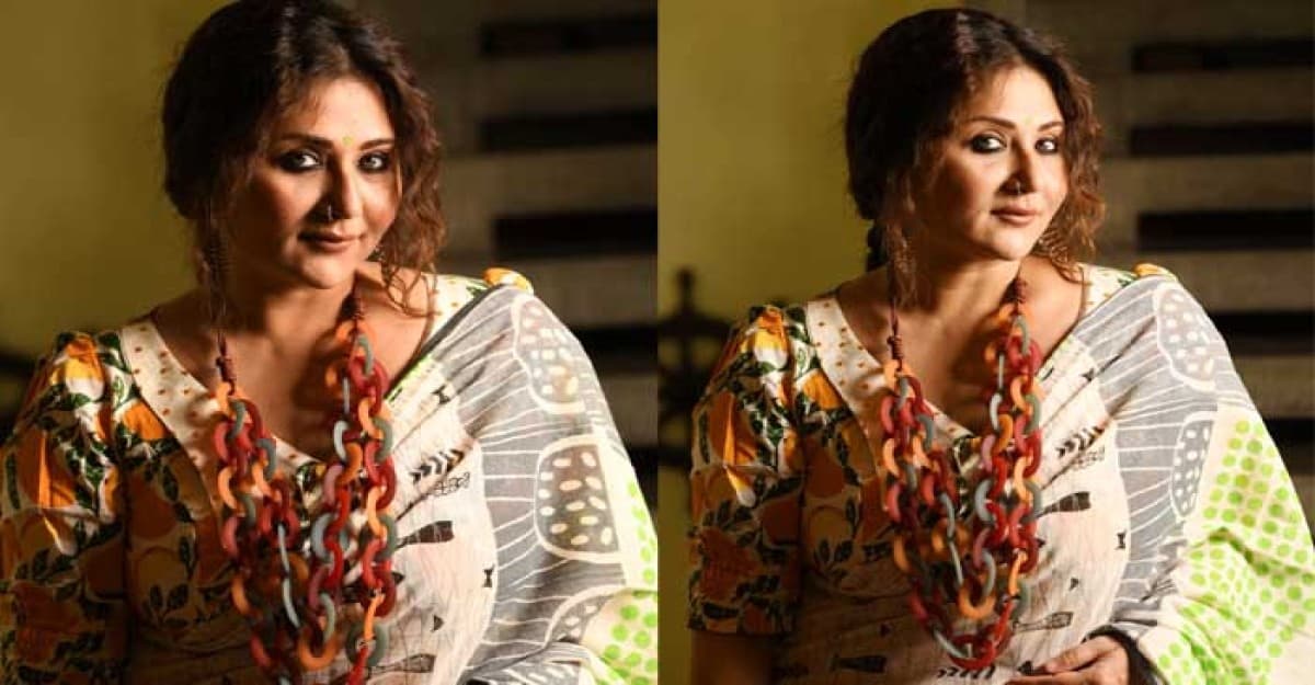 মেয়েকে ভর্তি নেয়নি শহরের নামী-দামী স্কুল: স্বস্তিকা