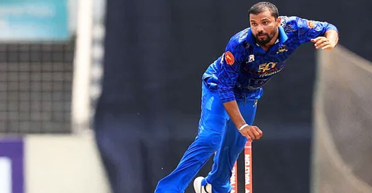 মাঠে নেমেই ৫ উইকেট নিলেন মাশরাফি