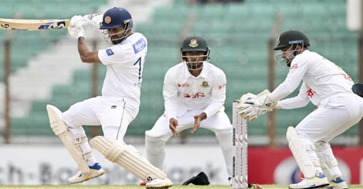 ক্যাচ মিস আর হতাশাময় প্রথম সেশন