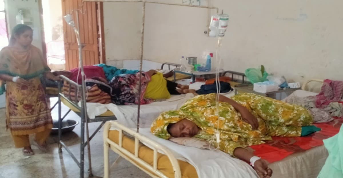 দুমকিতে হঠাৎ ডায়রিয়ার আক্রান্ত হয়ে হাসপাতালে ৪৫ রোগী
