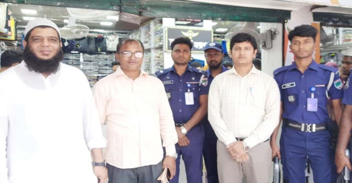 ৭৫০ টাকার শার্টে ২ হাজার ৮৫০ টাকার ট্যাগ
