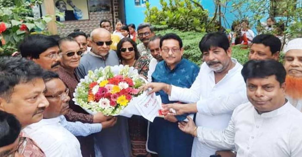 ফরিদপুরে রেলমন্ত্রী জিল্লুর হাকিমকে সংবর্ধনা