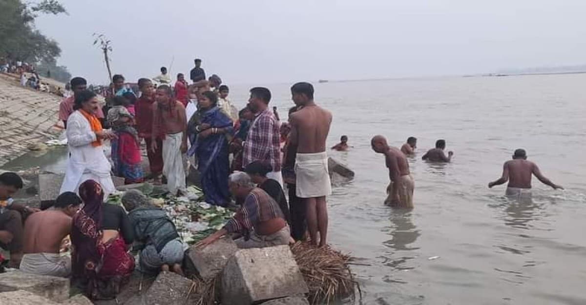 কুড়িগ্রামে অষ্টমীর স্নান করতে এসে মারা গেলেন পুরোহিত