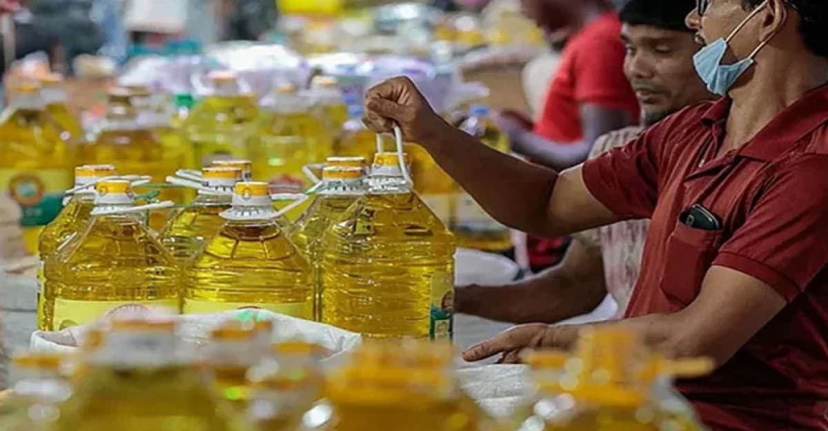 বাড়লো সয়াবিন তেলের দাম, কিছুই জানেন না মন্ত্রী