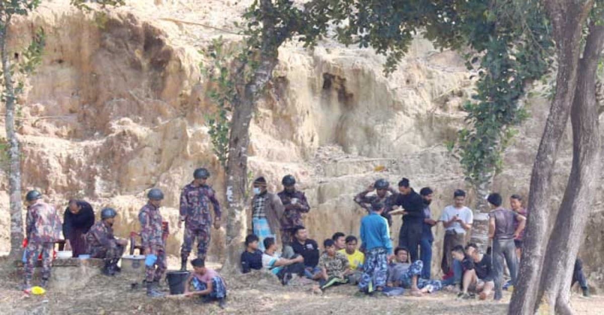 মিয়ানমারের সেনা ও বিজিপির আরও ১৮ সদস্য বাংলাদেশে পালিয়ে এলো