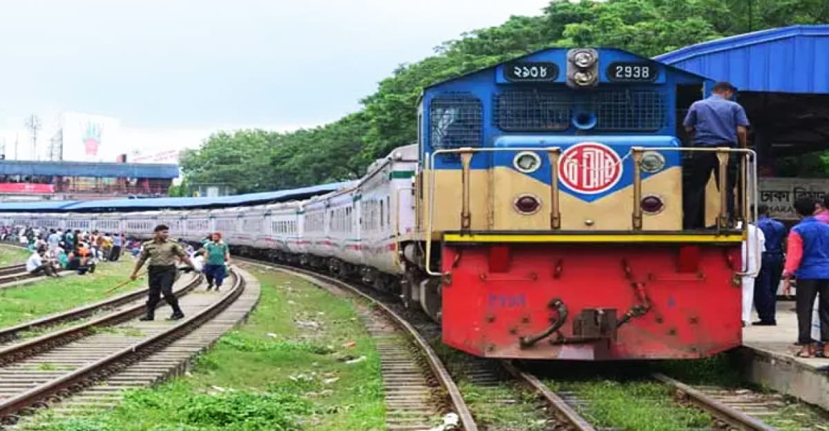 ঢাকা থেকে প্রধান ১৫ রুটে ট্রেনের ভাড়া যত বাড়ছে