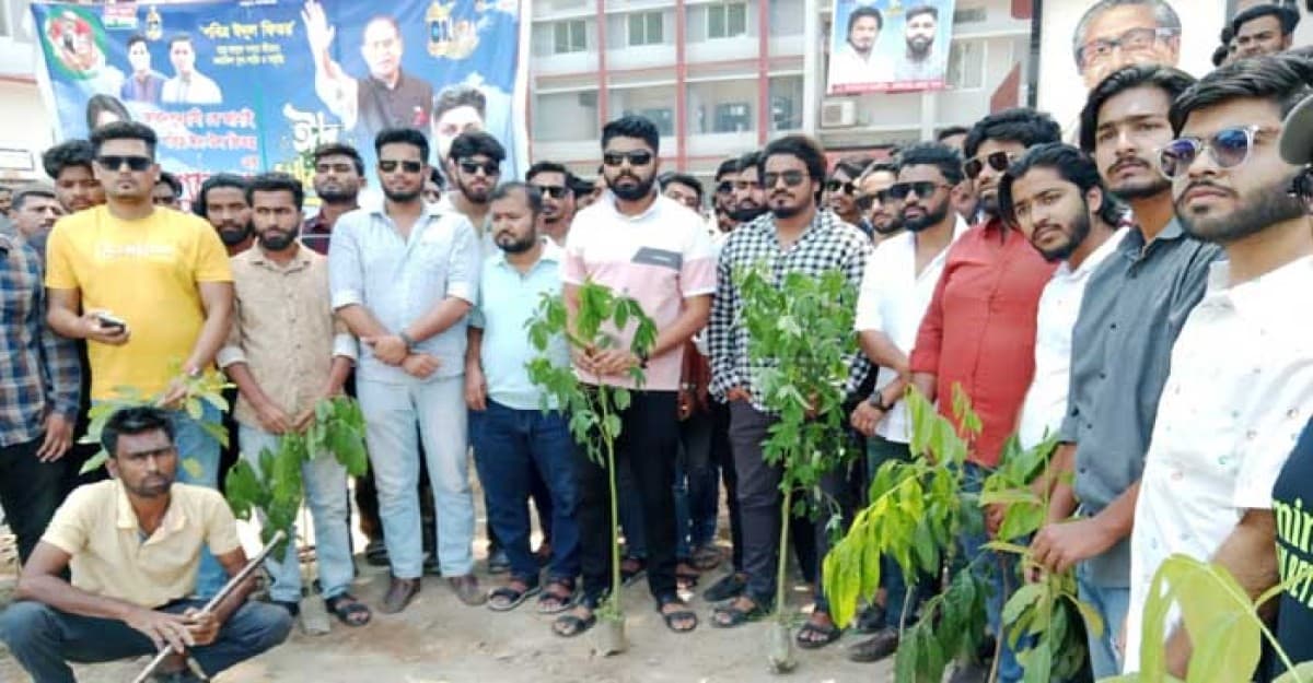 ফরিদপুরে জেলা ছাত্রলীগের বৃক্ষরোপন কর্মসূচি পালিত