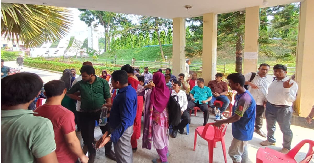 কুবি উপাচার্যের পদত্যাগের দাবিতে শিক্ষক সমিতি