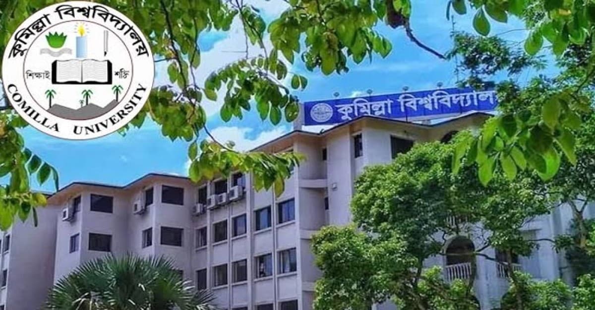 কেউ থাকছে হলে, কেউ ফিরছে বাড়িতে