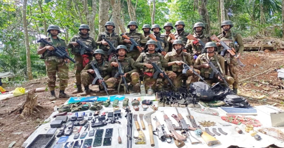 বান্দরবানের সেনাবাহিনীর অভিযানে কেএনএফ সন্ত্রাসীর মৃত্যু