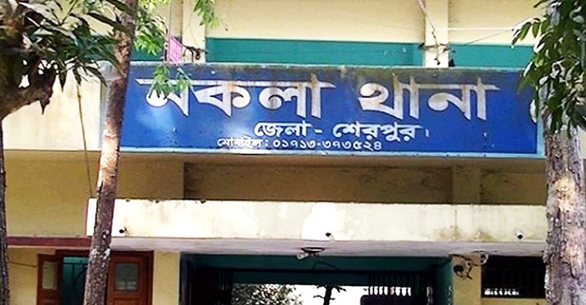 জানাজা শেষে ফেরার পথে ট্রাকচাপায় প্রাণ গেল ৩ জনের