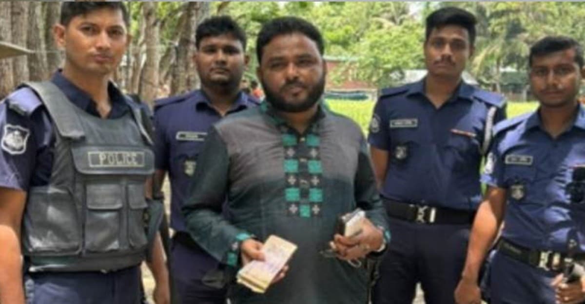সিরাজগঞ্জে টাকাসহ ইউপি চেয়ারম্যান ডিবির হাতে আটক