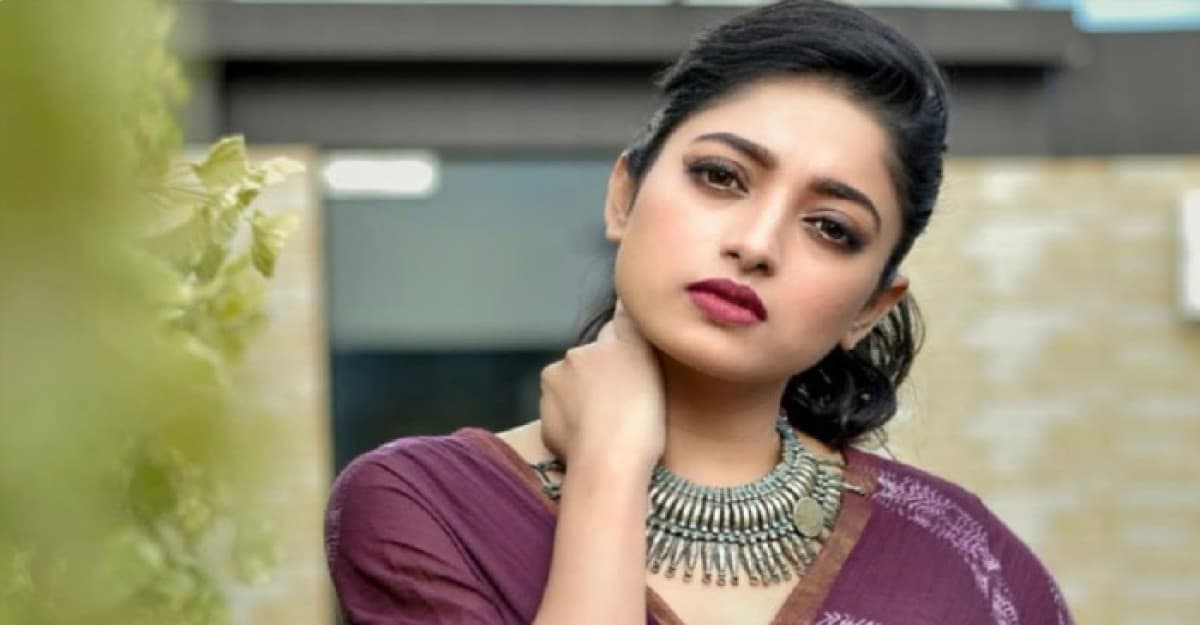 আন্দাজে ঢিল ছুড়লে ভিমরুলের কামড় খেতে হবে: ইশা