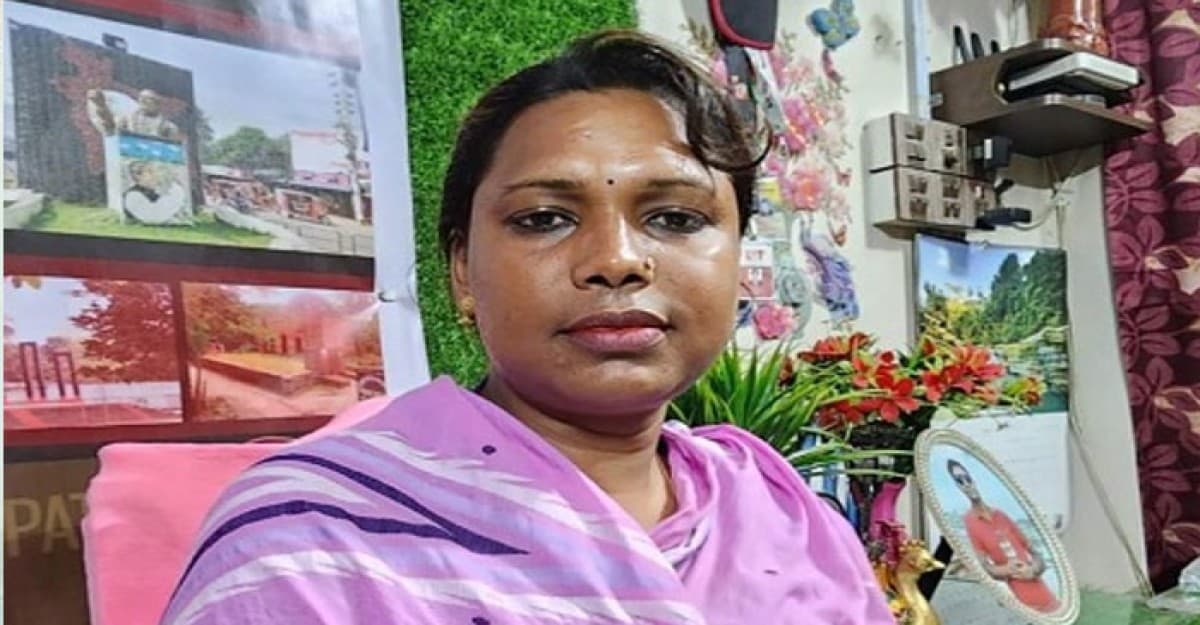 তিন নারীকে টপকিয়ে মহিলা ভাইস চেয়ারম্যান হলেন তৃতীয় লিঙ্গের বর্ষা