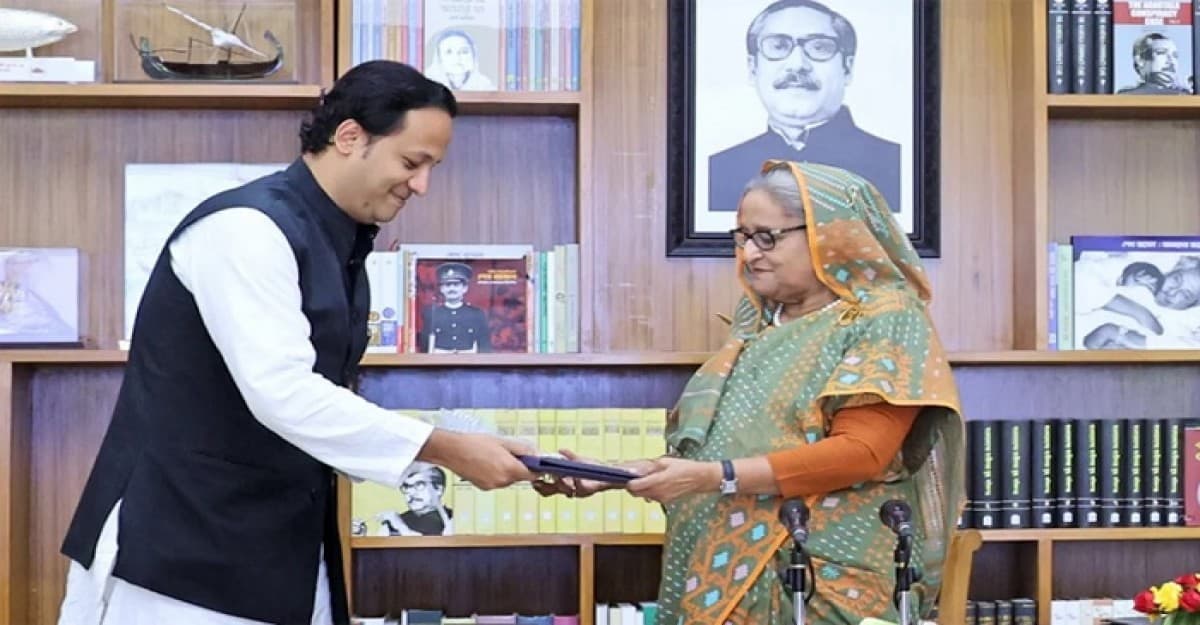 এসএসসির ফল প্রধানমন্ত্রীর কাছে হস্তান্তর