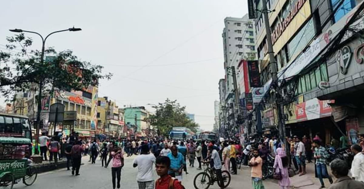 রামপুরায় অটোরিকশা চালকদের সড়ক অবরোধ