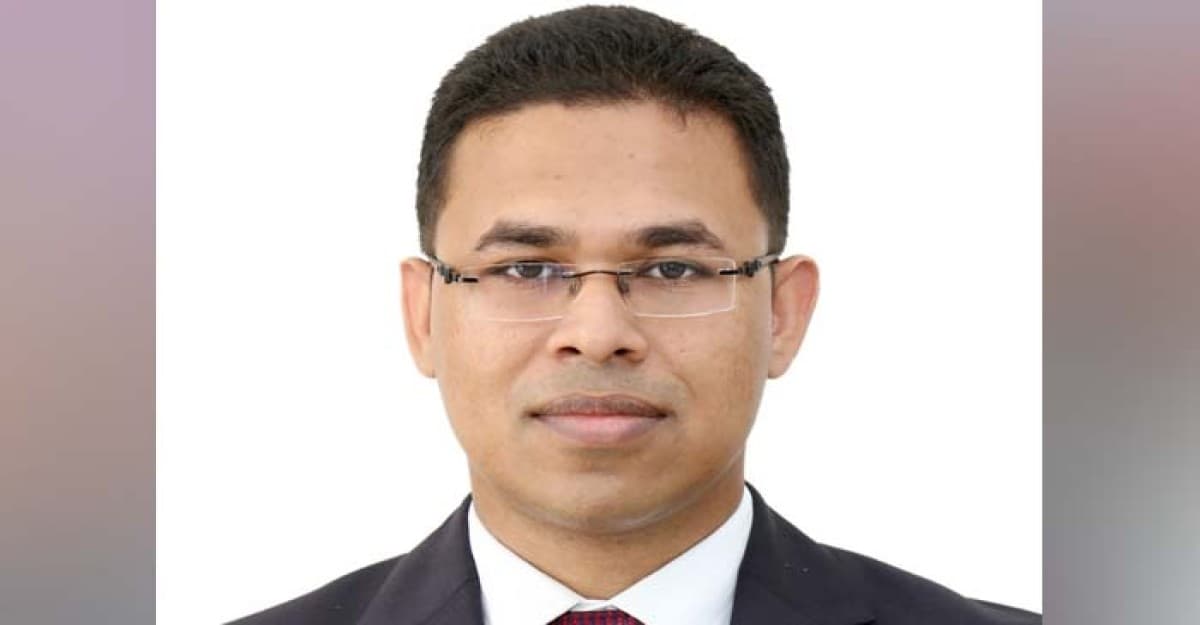 রিটার্নিং কর্মকর্তার নামে অ্যাকাউন্ট খুলে নির্বাচনী কর্মকর্তা ও প্রার্থীদের ম্যাসেজ